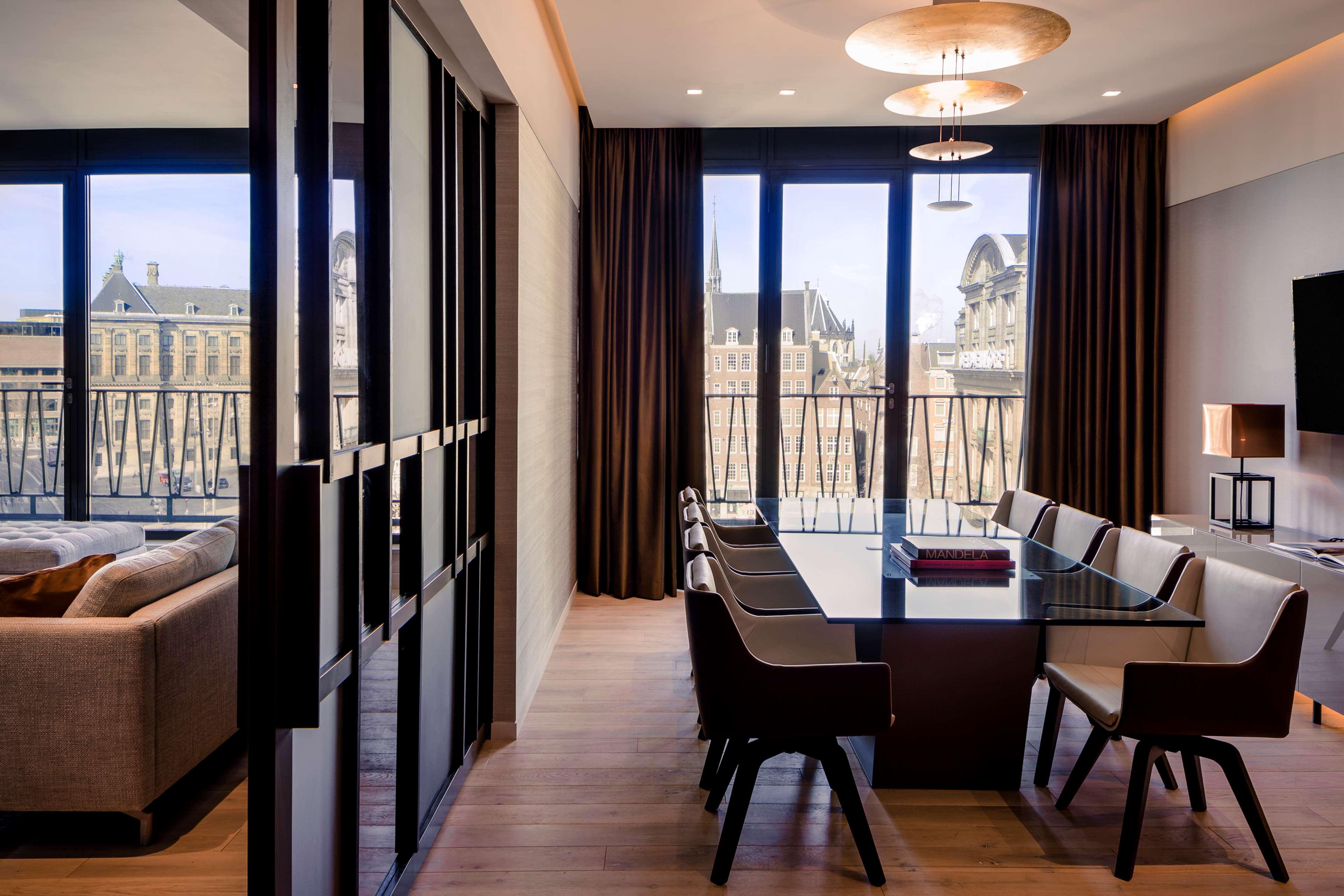 Anantara Grand Hotel Krasnapolsky Amsterdam Buitenkant foto The dining room of a suite at the hotel